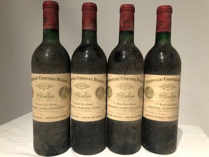null Lot de 4 bouteilles de "Château CHEVAL BLANC" 1973

Niveaux bon niveau à base...