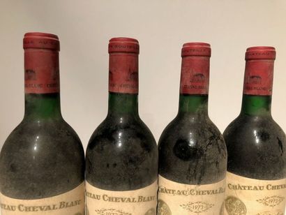 null Lot de 4 bouteilles de "Château CHEVAL BLANC" 1973

Niveaux bon niveau à base...