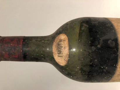 null 1 bouteille de "Château MAISON BLANCHE" 1949

Niveau basse épaule.