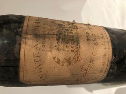 null 1 bouteille de "Château MARGAUX" 1953

Niveau basse épaule.