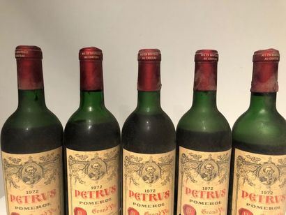 null Lot de 5 bouteilles de "Chateau PETRUS" 1972

1 légèrement bas, 3 mi-épaule...