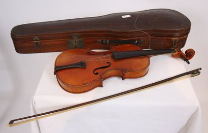 null VIOLON D'ETUDE MIRECOURT

Portant une étiquette apocryphe "Copie de Stradivarius"

Epoque...