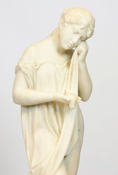 null MARBRE "JEUNE FILLE A L'OISEAU"

En marbre blanc statuaire, représentant une...