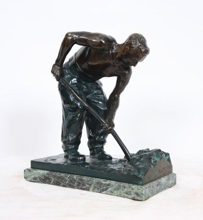 null BRONZE "LE TERRASSIER" GUSTAVE-ADOLPHE HIERHOLTZ (1877-1948)

Bronze à double...