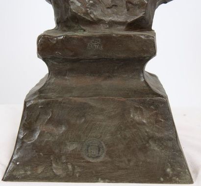 null BRONZE "BUSTE DE LA SYBILLE" DE EMMANUEL VILLANIS (1858-1914)

Bronze à double...
