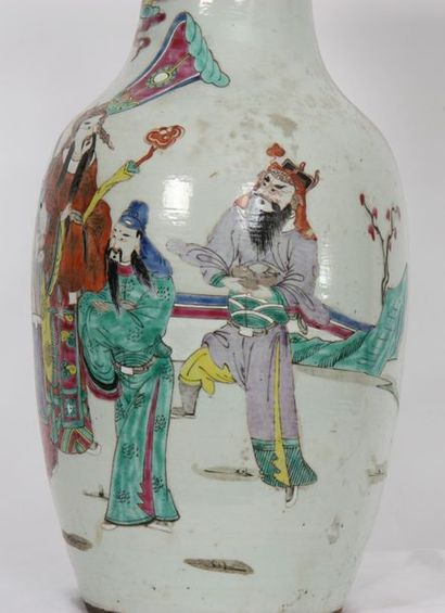 null VASE BALUSTRE PORCELAINE CHINE FIN XIXè

En porcelaine à décor polychrome de...