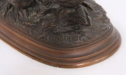 null BRONZE "PERDRIX ET SES PETITS" DE EDOUARD DELABRIERRE (1892-1912)

Bronze patiné,...