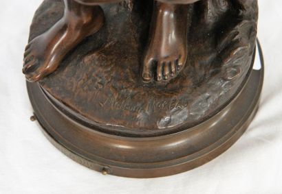 null BRONZE "JEANNE D'ARC BERGERE" DE MATHURIN MOREAU (1822-1912)

En bronze patiné,...