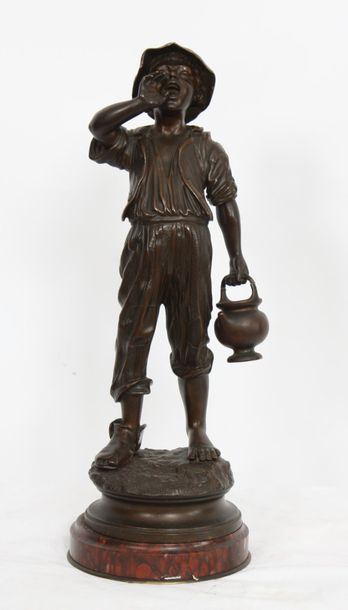 null BRONZE "LE PETIT PORTEUR D'EAU" DE PAUL DUBOIS (1829-1905)

En bronze patiné,...