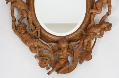 null EXCEPTIONNEL MIROIR EN BOIS SCULPTE "AUX PUTTI" DE VALENTINO BESAREL (1829-1902)

De...