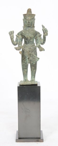 null STATUETTE EN BRONZE DE "VISHNU" CAMBODGE XII-XIVè

En bronze patiné. 

Cambodge,...