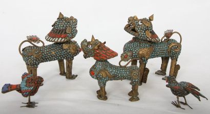 null COLLECTION DE CINQ PETITS SUJETS "ANIMAUX" NEPAL

Chiens de Fo et oiseaux en...