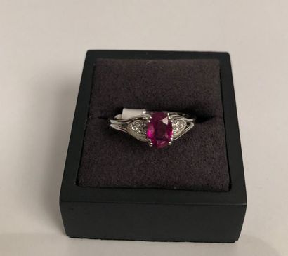 null BAGUE RUBIS 0,90 CT - 6,5 X 5 ET DIAMANTS 0,06 CT

Poids or : 2,89 g