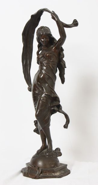 null BRONZE "LA BRISE" DE AUGUSTE MOREAU (1834-1917)

En bronze patiné reposant sur...