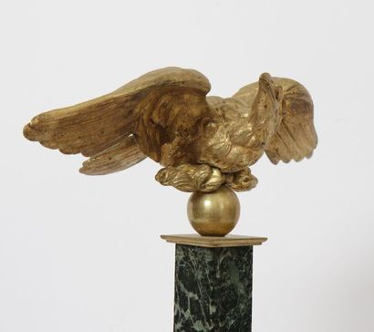 null PORTE-MONTRE EN BRONZE DORE "A L'AIGLE IMPERIALE"

En bronze doré et marbre...