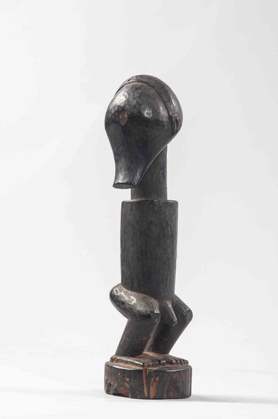 null Figurine. Bois SONGYE - ex Congo belge avant 1960				

H : 29 cm