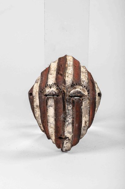 null Masque YELA - ex Congo belge avant 1960					 

H : 21 cm