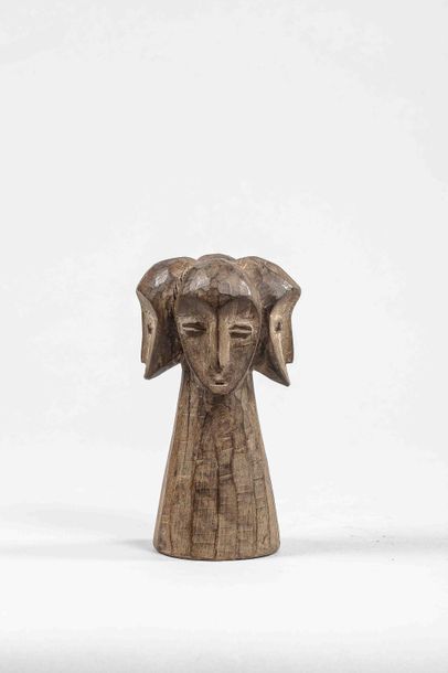 null Figurine. Bois. LEGA - ex Congo belge avant 1960
H : 14 cm