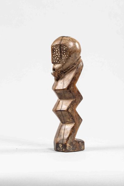 null Figurine. Bois. LEGA - ex Congo belge avant 1960 		

H : 27 cm
