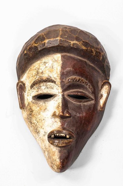 null Masque. Bois. YOMBE - ex Congo belge avant 1960 				

H : 23 cm
