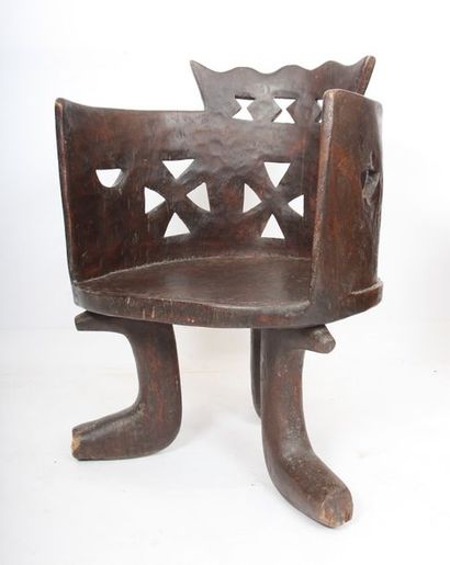 null EXCEPTIONNEL ET RARE FAUTEUIL, GURAGE, REGION DE DJIMMA, ETHIOPIE 

Fauteuil...