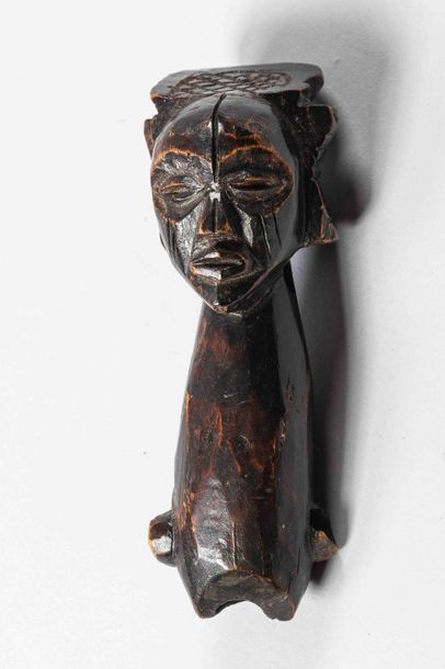 null Sifflet. Bois KUBA - ex Congo belge avant 1960						

H : 12 cm