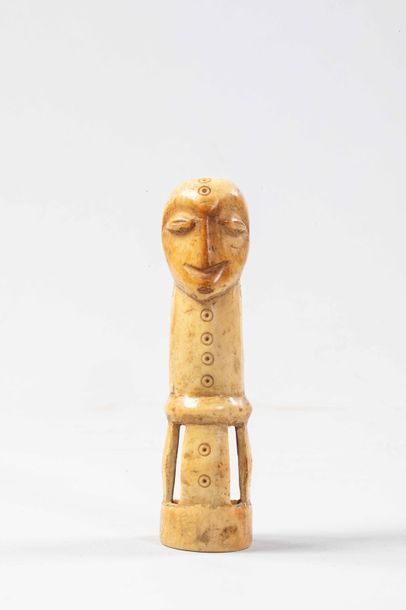 null Figurine. Ivoire - LEGA - ex Congo belge avant 1940				

H : 13 cm