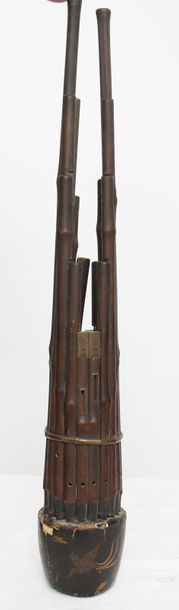 null Flute bambou et laque Chine XVIIIème siècle 

H : 48 cm