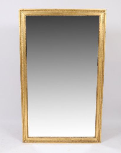 null GRAND MIROIR EN BOIS DORE XIXè

En bois et stuc doré.

Epoque XIXème siècle.

H...