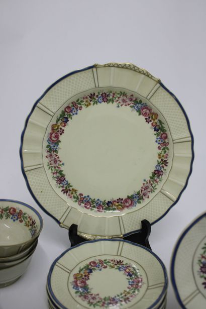 null BERNARDAUD in Limoges. Porcelain service, 40 pieces, with decoration of flowers,...