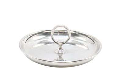 null HERMES. Hors d'oeuvre dish in silver plated metal, signed. Height: 7cm, diameter:...