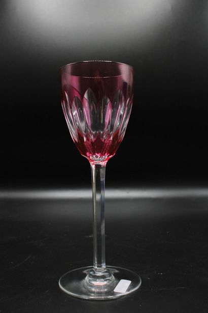 null BACCARAT. Set of six colored crystal glasses. Stamped on the bottom. Height:...