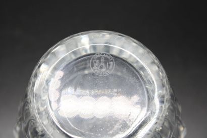 null BACCARAT. Nécessaire of toilet in cut crystal including a box (height: 6.5cm,...