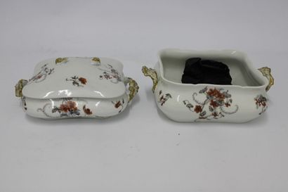 null WG & Co Limoges. Porcelain service, 66 pieces, with flowers decoration including:...