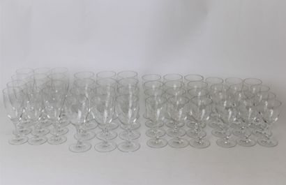 null Part of crystal service of 48 pieces including: 12 flutes, 12 water glasses,...