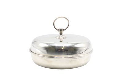 null HERMES. Silver plated covered dish, signed under the lid. Height: 11.5cm, diameter:...