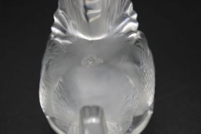 null LALIQUE France. Satin crystal subject representing a rooster, signed on the...