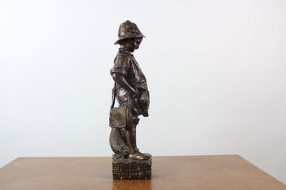 null Ecole du début du XIXème siècle. 
Enfant chasseur, bronze à patine brune, signé...