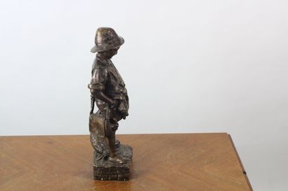 null School of the beginning of the XIXth century. 
Child hunter, bronze with brown...