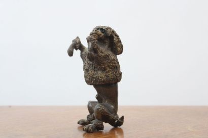 null VIENNA. Poodle doing the beautiful, bronze. XIXth century. Dimensions : 10 x...