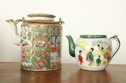 null ASIE. Ensemble d'objets en porcelaine famille rose " fencai" comprenant : six...