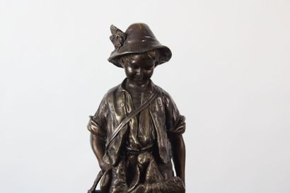 null School of the beginning of the XIXth century. 
Child hunter, bronze with brown...