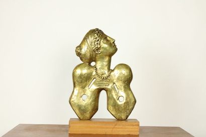 Portrait d'une femme pensante en bronze doré...