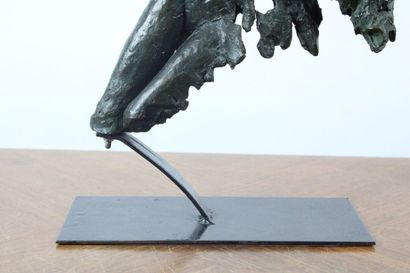 null Contemporary school. Falling woman, bronze sculpture, signed on the body. Dimensions...