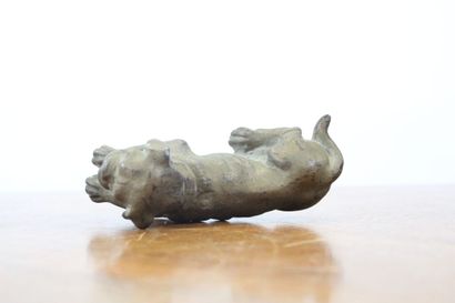 null VIENNA. Boxer dog lying down, bronze. 19th century. Dimensions : 6 x 12.5 x...