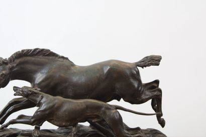 null Jules MOIGNIEZ (1835-1894)
Horse and hunting dog in race, sculpture in bronze....