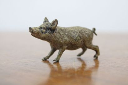 VIENNE. Cochon en marche, bronze. XIXème...