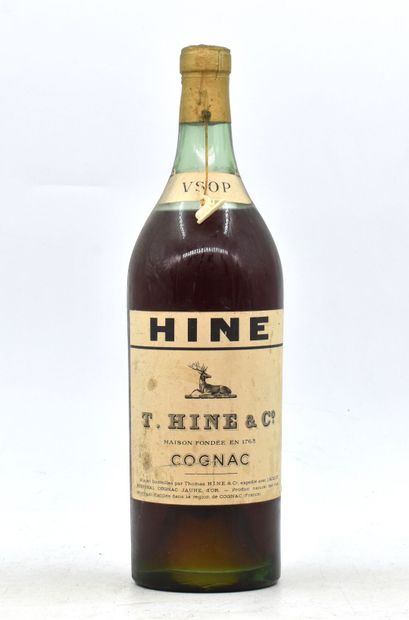 1 importante bouteille de COGNAC. T.Hine...