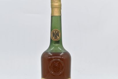 null 1 bouteille de Cognac Napoléon Barriasson réserve Impériale. 
Niveau: -10 cm...