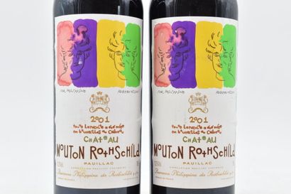 null 2 bottles of CHATEAU MOUTON ROTHSCHILD 2001 Pauillac. 
Levels : 0,5 cm under...